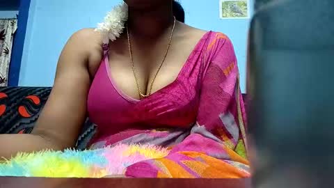 Snapshot of tamilmadhi520 chatting on 10-17-25, 05:26 tamilmadhi520 online show from 10-17-25, 05:26