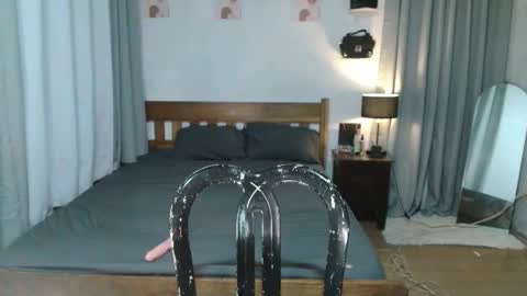 Snapshot of tamira_sassyqueen chatting on 01-06-26, 01:37 Kylie online show from 01-06-26, 01:37