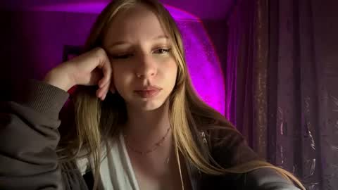 Snapshot of tammiglembocki chatting on 05-06-26, 05:29 Jenny online show from 05-06-26, 05:29