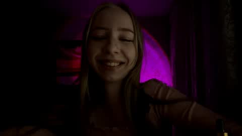 Snapshot of tammiglembocki chatting on 05-09-26, 04:45 Jenny online show from 05-09-26, 04:45