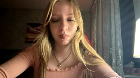 Snapshot of tammiglembocki chatting on 05-24-26, 05:18 Jenny online show from 05-24-26, 05:18