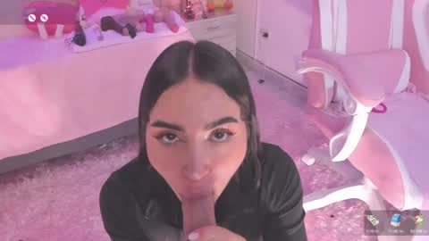 Snapshot of tammy_w chatting on 12-13-24, 10:45 Tammy online show from 12-13-24, 10:45