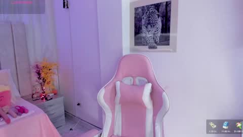 Snapshot of tammy_w chatting on 01-30-25, 11:34 Tammy online show from 01-30-25, 11:34