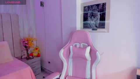 Snapshot of tammy_w chatting on 02-25-25, 08:51 Tammy online show from 02-25-25, 08:51