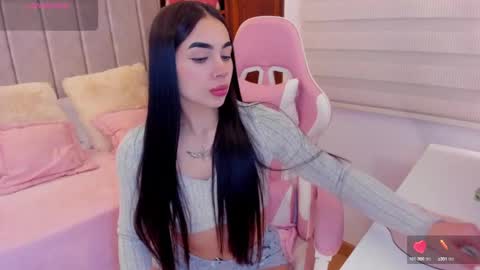 Snapshot of tammy_w chatting on 09-15-25, 08:42 Tammy online show from 09-15-25, 08:42