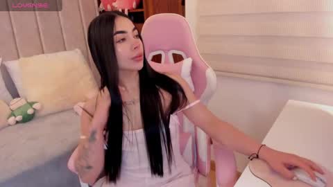 Snapshot of tammy_w chatting on 09-28-25, 05:18 Tammy online show from 09-28-25, 05:18