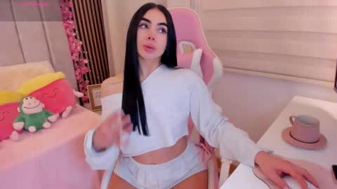 Snapshot of tammy_w chatting on 11-18-25, 06:12 Tammy online show from 11-18-25, 06:12