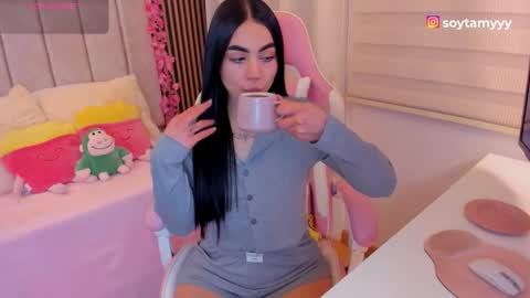 Snapshot of tammy_w chatting on 01-18-26, 06:01 Tammy online show from 01-18-26, 06:01