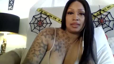 Snapshot of tammygold chatting on 10-15-25, 04:51 Tammygold online show from 10-15-25, 04:51