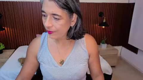 Snapshot of tammylynn45 chatting on 06-12-26, 06:29 Tammy Lynn online show from 06-12-26, 06:29