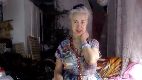 Milena online show from 10-21-25, 04:19