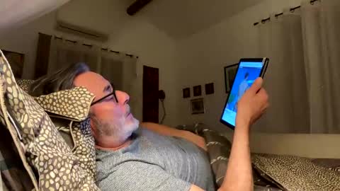 Dominique online show from 01-20-25, 11:21