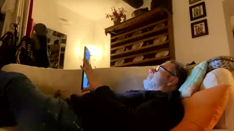 Dominique online show from 02-04-25, 09:52