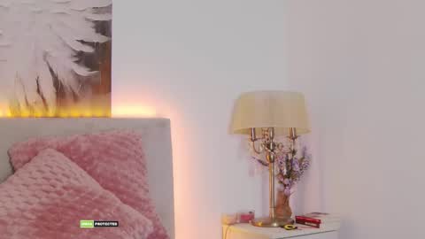 Snapshot of taniaamore chatting on 03-09-26, 10:52 Tania Amore online show from 03-09-26, 10:52