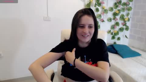 Tania  online show from 12-17-25, 04:13