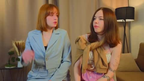 Snapshot of tanishamunshi chatting on 12-04-25, 04:33 Angela and Victoria online show from 12-04-25, 04:33