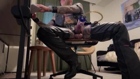 Tank Guy online show from 12-07-24, 07:21