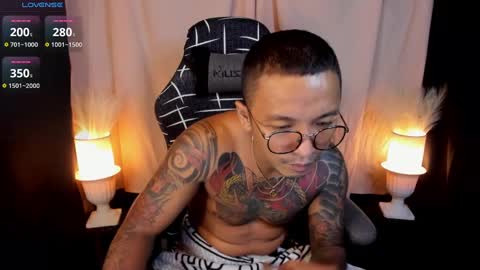 Snapshot of tannedskinmatty chatting on 01-27-25, 09:33 Matty online show from 01-27-25, 09:33