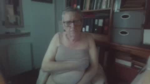 Snapshot of tantric43 chatting on 04-22-26, 10:28 alex tanner online show from 04-22-26, 10:28