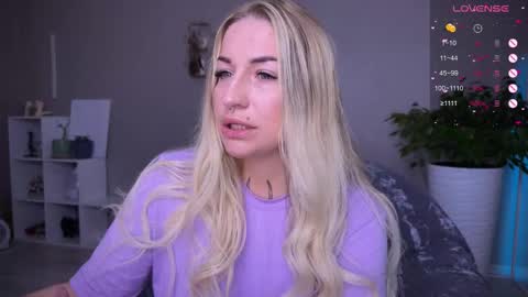 Snapshot of tanya_acid chatting on 09-20-25, 04:13 Tanya acid online show from 09-20-25, 04:13