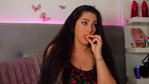 Tania online show from 11-26-25, 06:03