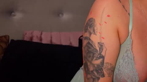 Snapshot of tanyakrosss chatting on 02-11-26, 05:45 Tania online show from 02-11-26, 05:45