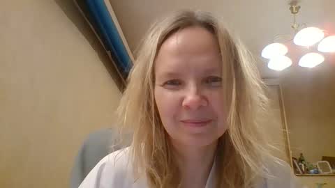 Snapshot of tanystar chatting on 11-26-25, 01:45 tanystar online show from 11-26-25, 01:45