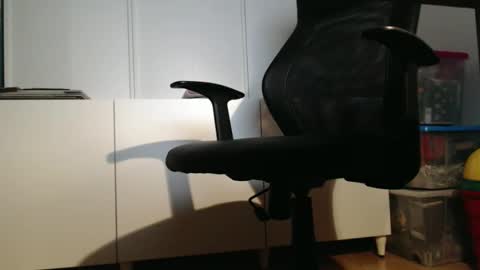 Snapshot of tap_b chatting on 11-02-25, 04:53 Patrick online show from 11-02-25, 04:53