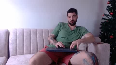 Snapshot of tap_hand2 chatting on 12-19-24, 12:56 jimmy online show from 12-19-24, 12:56