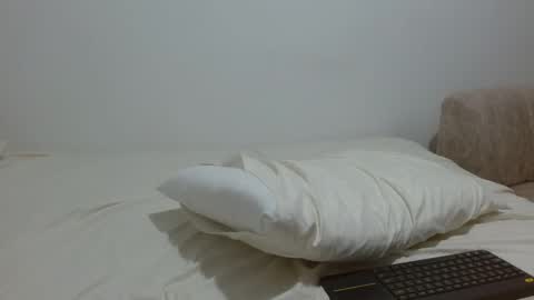 Snapshot of tap_hand2 chatting on 10-19-25, 08:59 jimmy online show from 10-19-25, 08:59