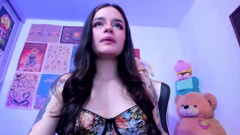 Snapshot of tara_hs chatting on 02-19-25, 11:28 online show from 02-19-25, 11:28