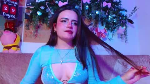 Snapshot of tara_hs chatting on 12-02-25, 02:06 online show from 12-02-25, 02:06