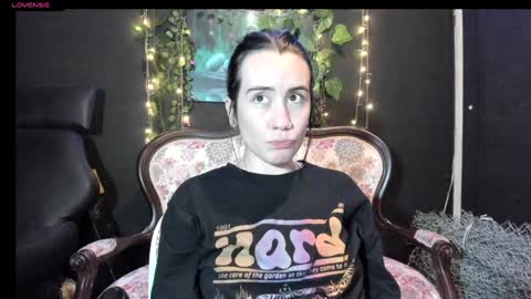 Snapshot of tara_joi chatting on 01-08-25, 06:31 Tara online show from 01-08-25, 06:31