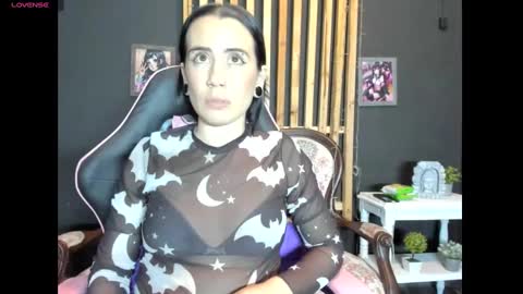 Snapshot of tara_joi chatting on 01-11-25, 01:27 Tara online show from 01-11-25, 01:27