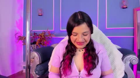 Snapshot of tarataylorr chatting on 11-12-25, 02:34 Tara online show from 11-12-25, 02:34