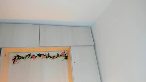  T A R A  online show from 10-09-25, 04:10