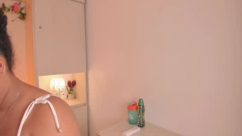  T A R A  online show from 10-12-25, 04:11