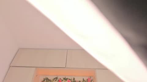  T A R A  online show from 10-19-25, 04:40