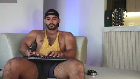 Snapshot of tarek_dan chatting on 09-26-25, 08:46 Tarek online show from 09-26-25, 08:46