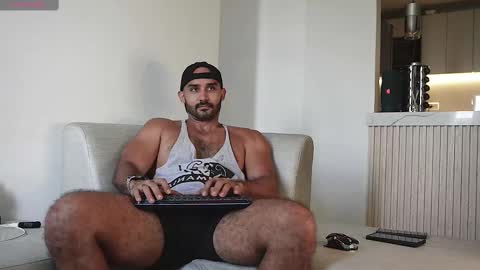 Snapshot of tarek_dan chatting on 09-30-25, 06:57 Tarek online show from 09-30-25, 06:57