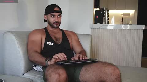 Snapshot of tarek_dan chatting on 10-06-25, 08:50 Tarek online show from 10-06-25, 08:50