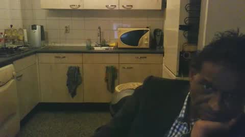 Snapshot of tarpat_20 chatting on 10-16-25, 11:28 Genaro Thode online show from 10-16-25, 11:28