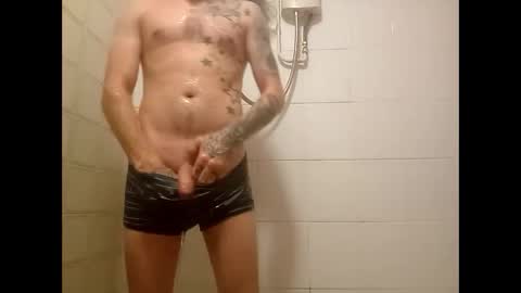 Snapshot of tart622 chatting on 11-10-25, 11:31 tart622 online show from 11-10-25, 11:31