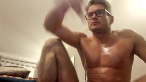 Snapshot of tartankingofscots chatting on 10-25-25, 02:08 tartankingofscots online show from 10-25-25, 02:08