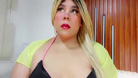 Snapshot of tasha_gatti chatting on 04-27-26, 11:30 instagram Gattitasha online show from 04-27-26, 11:30