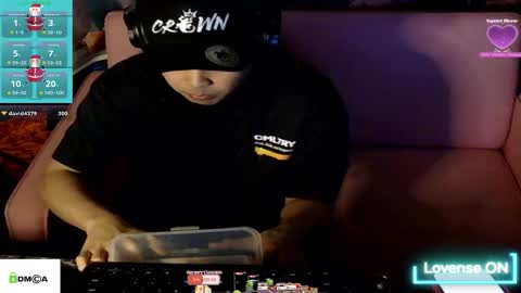 Snapshot of tashakai chatting on 12-14-25, 08:13 TashaKai online show from 12-14-25, 08:13