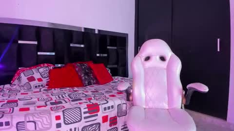 Snapshot of tashasant chatting on 11-24-25, 09:25 tashasant online show from 11-24-25, 09:25