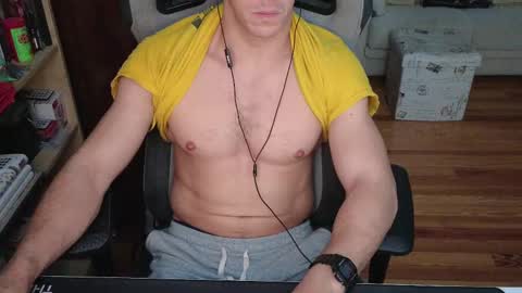 Snapshot of taskataska07 chatting on 02-16-25, 03:38 Carlenjoyswithoil online show from 02-16-25, 03:38