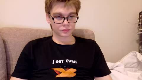 Snapshot of tasteithorny chatting on 06-10-26, 02:45 tasteithorny online show from 06-10-26, 02:45