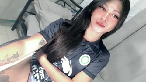 Snapshot of tasteofinnocent69 chatting on 05-19-26, 05:25 online show from 05-19-26, 05:25